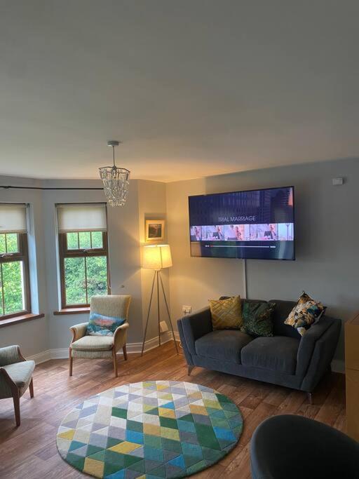 Вилла Cheerful 4-Bed Townhouse In Centre Of Newcastle Ньюкасл Экстерьер фото